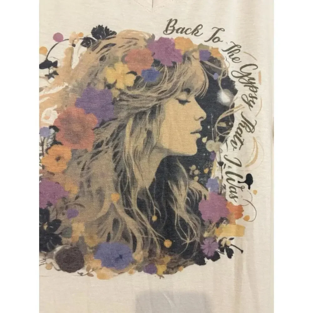 057) Gypsy Women’s T-Shirt Size XL - Picture 2 of 3